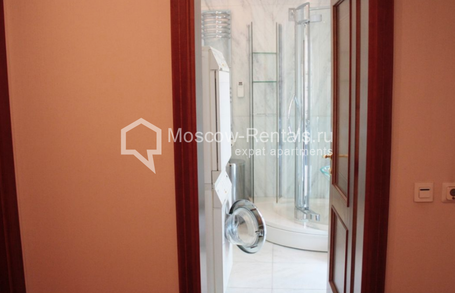 Photo #14 4-room (3 BR) apartment for <a href="http://moscow-rentals.ru/en/articles/long-term-rent" target="_blank">a long-term</a> rent
 in Russia, Moscow, Molochnyi lane, 11