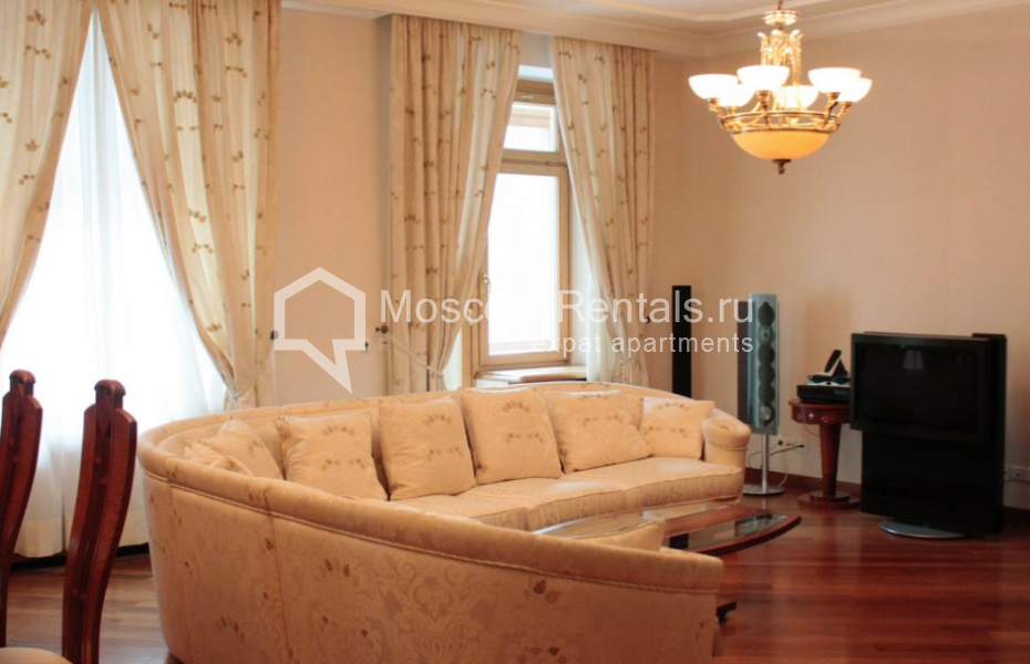 Photo #1 4-room (3 BR) apartment for <a href="http://moscow-rentals.ru/en/articles/long-term-rent" target="_blank">a long-term</a> rent
 in Russia, Moscow, Molochnyi lane, 11