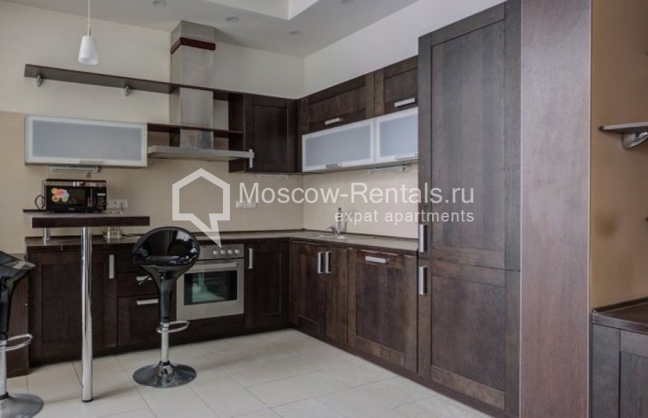 Photo #4 4-room (3 BR) apartment for <a href="http://moscow-rentals.ru/en/articles/long-term-rent" target="_blank">a long-term</a> rent
 in Russia, Moscow, Troitskaya str, 5