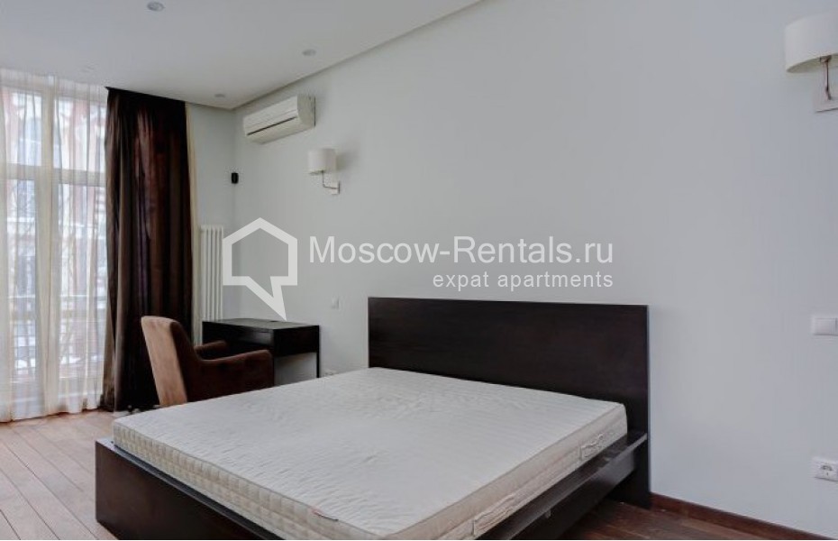 Photo #5 4-room (3 BR) apartment for <a href="http://moscow-rentals.ru/en/articles/long-term-rent" target="_blank">a long-term</a> rent
 in Russia, Moscow, Troitskaya str, 5