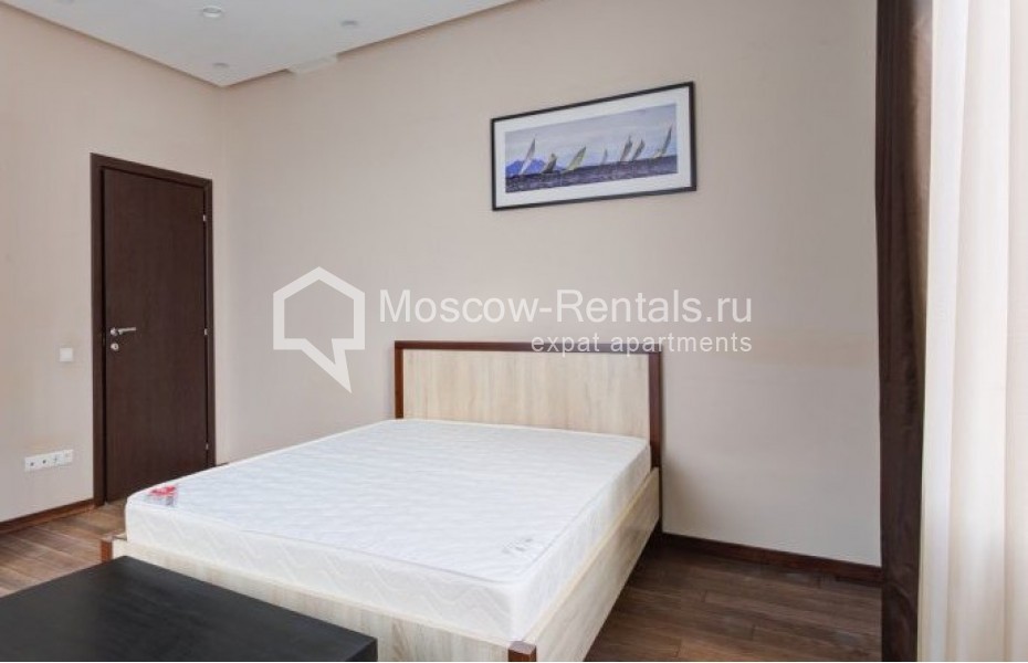 Photo #8 4-room (3 BR) apartment for <a href="http://moscow-rentals.ru/en/articles/long-term-rent" target="_blank">a long-term</a> rent
 in Russia, Moscow, Troitskaya str, 5