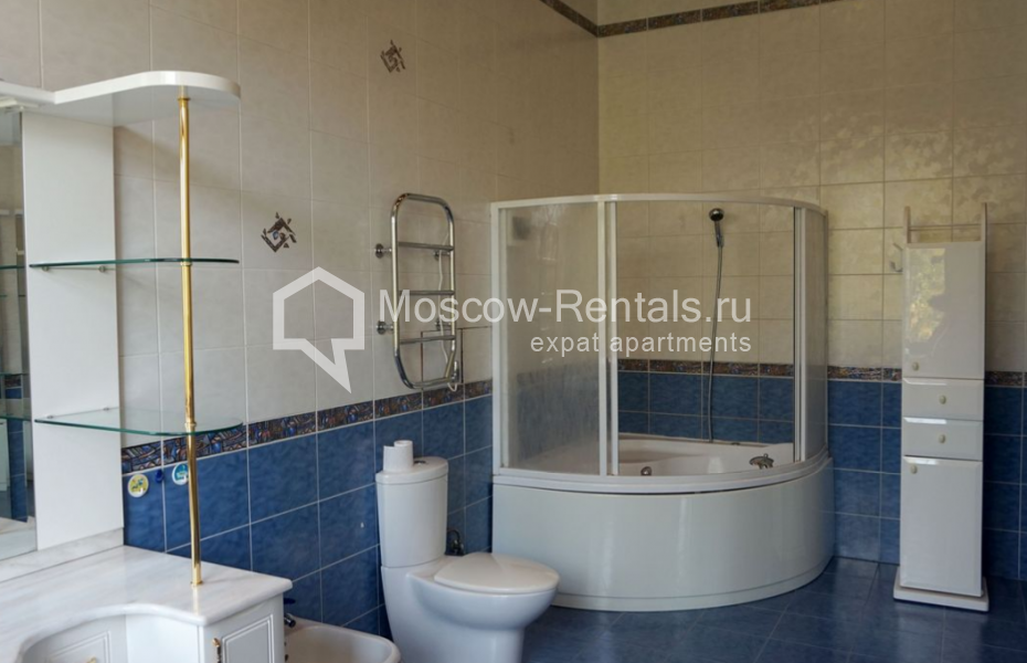 Photo #20 4-room (3 BR) apartment for <a href="http://moscow-rentals.ru/en/articles/long-term-rent" target="_blank">a long-term</a> rent
 in Russia, Moscow, Devyatkin lane, 2