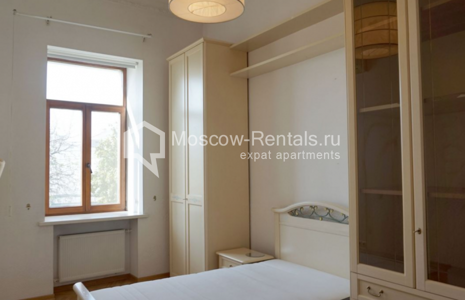 Photo #14 4-room (3 BR) apartment for <a href="http://moscow-rentals.ru/en/articles/long-term-rent" target="_blank">a long-term</a> rent
 in Russia, Moscow, Devyatkin lane, 2