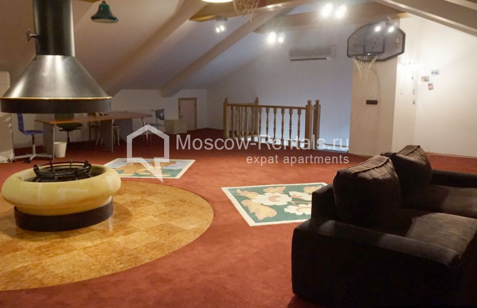 Photo #17 4-room (3 BR) apartment for <a href="http://moscow-rentals.ru/en/articles/long-term-rent" target="_blank">a long-term</a> rent
 in Russia, Moscow, Devyatkin lane, 2