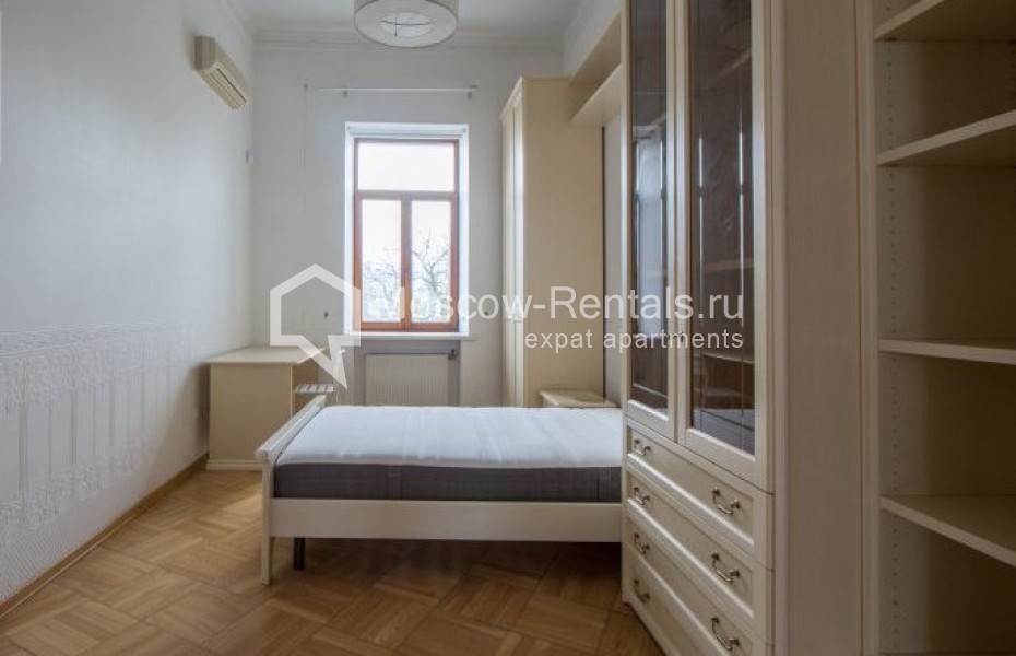 Photo #13 4-room (3 BR) apartment for <a href="http://moscow-rentals.ru/en/articles/long-term-rent" target="_blank">a long-term</a> rent
 in Russia, Moscow, Devyatkin lane, 2