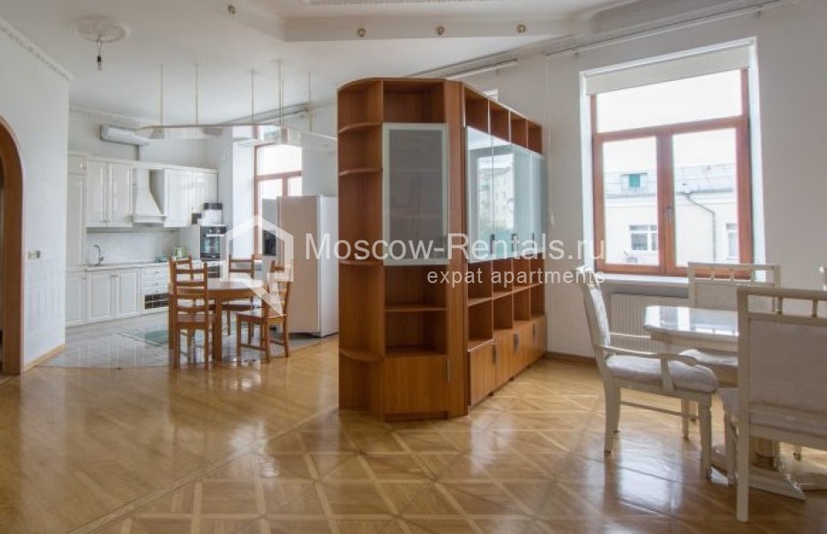 Photo #4 4-room (3 BR) apartment for <a href="http://moscow-rentals.ru/en/articles/long-term-rent" target="_blank">a long-term</a> rent
 in Russia, Moscow, Devyatkin lane, 2
