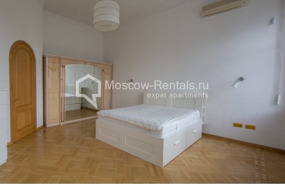 Photo #7 4-room (3 BR) apartment for <a href="http://moscow-rentals.ru/en/articles/long-term-rent" target="_blank">a long-term</a> rent
 in Russia, Moscow, Devyatkin lane, 2