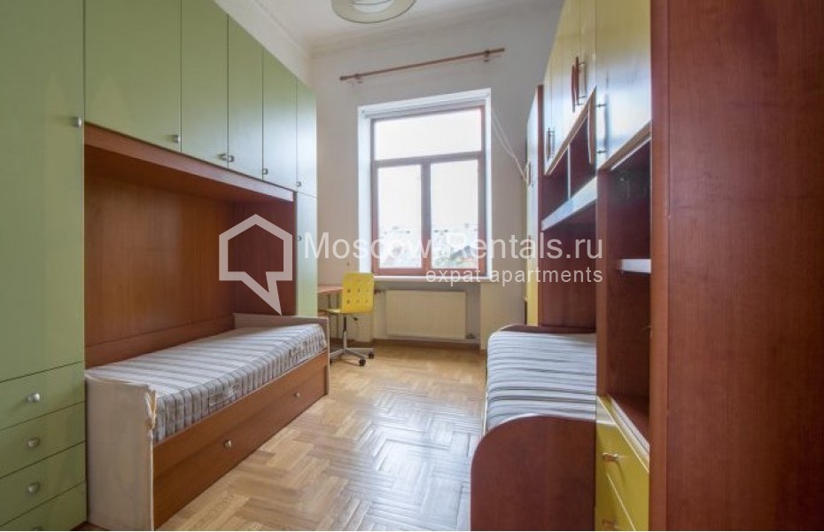 Photo #10 4-room (3 BR) apartment for <a href="http://moscow-rentals.ru/en/articles/long-term-rent" target="_blank">a long-term</a> rent
 in Russia, Moscow, Devyatkin lane, 2