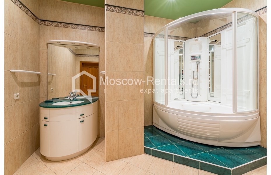 Photo #12 4-room (3 BR) apartment for <a href="http://moscow-rentals.ru/en/articles/long-term-rent" target="_blank">a long-term</a> rent
 in Russia, Moscow, Gilyarovskogo str, 4 К 1
