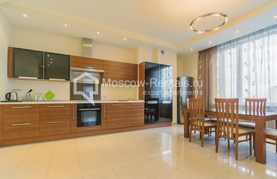Photo #1 4-room (3 BR) apartment for <a href="http://moscow-rentals.ru/en/articles/long-term-rent" target="_blank">a long-term</a> rent
 in Russia, Moscow, Shabolovka str, 23 к 3