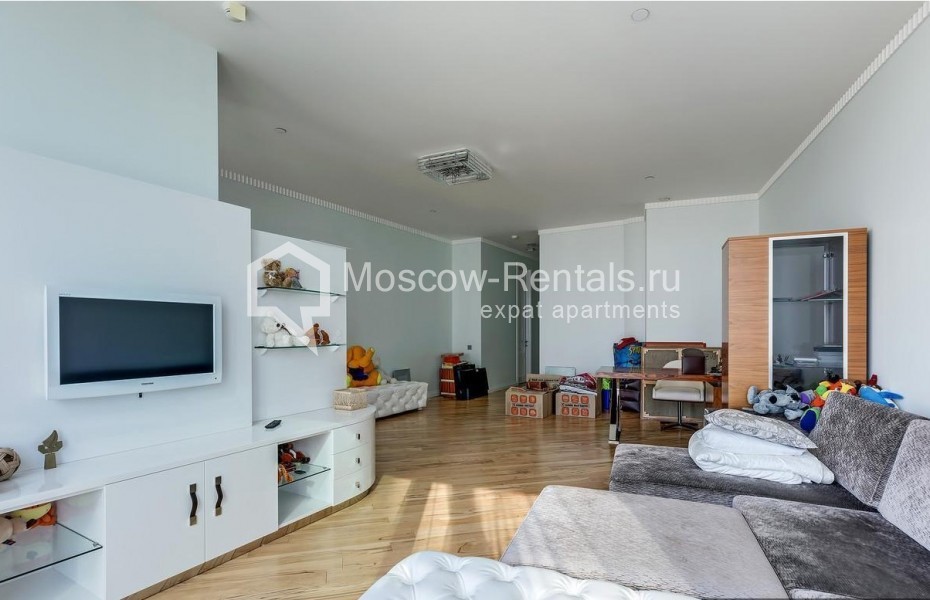 Photo #16 5-room (4 BR) apartment for <a href="http://moscow-rentals.ru/en/articles/long-term-rent" target="_blank">a long-term</a> rent
 in Russia, Moscow, Presnenskaya emb, 12