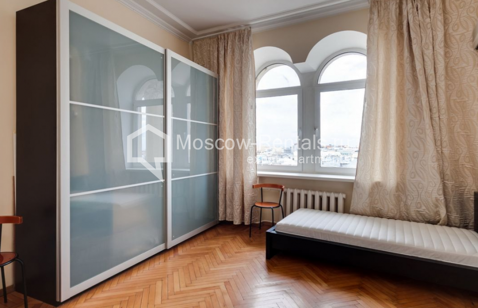 Photo #11 5-room (4 BR) apartment for <a href="http://moscow-rentals.ru/en/articles/long-term-rent" target="_blank">a long-term</a> rent
 in Russia, Moscow, Tverskaya str, 9