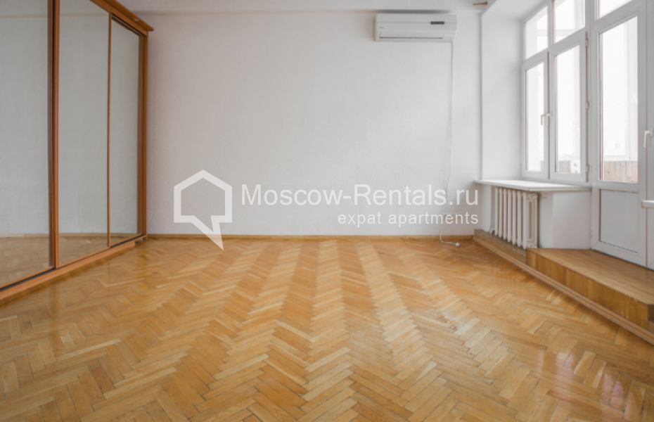 Photo #5 5-room (4 BR) apartment for <a href="http://moscow-rentals.ru/en/articles/long-term-rent" target="_blank">a long-term</a> rent
 in Russia, Moscow, Serafimovicha str, 2