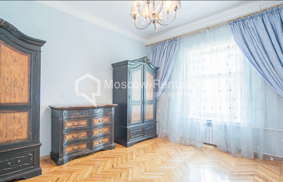 Photo #3 6-room (5 BR) apartment for <a href="http://moscow-rentals.ru/en/articles/long-term-rent" target="_blank">a long-term</a> rent
 in Russia, Moscow, 2nd Kolobovkskyi lane, 9