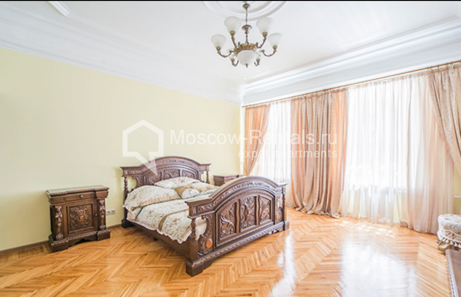 Photo #4 6-room (5 BR) apartment for <a href="http://moscow-rentals.ru/en/articles/long-term-rent" target="_blank">a long-term</a> rent
 in Russia, Moscow, 2nd Kolobovkskyi lane, 9
