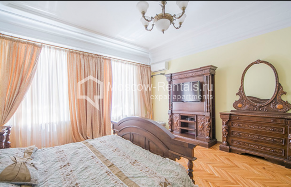 Photo #5 6-room (5 BR) apartment for <a href="http://moscow-rentals.ru/en/articles/long-term-rent" target="_blank">a long-term</a> rent
 in Russia, Moscow, 2nd Kolobovkskyi lane, 9