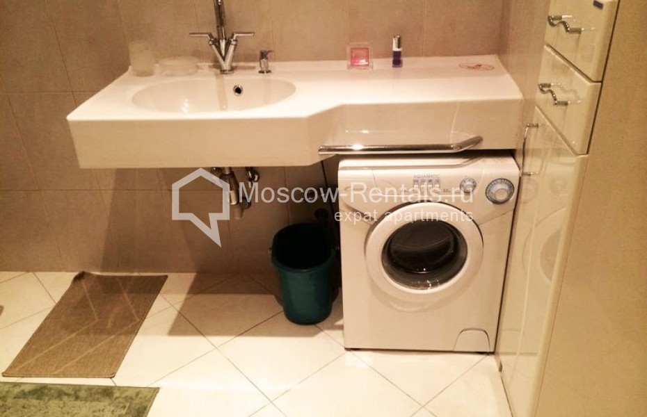 Photo #8 2-room (1 BR) apartment for <a href="http://moscow-rentals.ru/en/articles/long-term-rent" target="_blank">a long-term</a> rent
 in Russia, Moscow, Shabolovka str, 23bld2