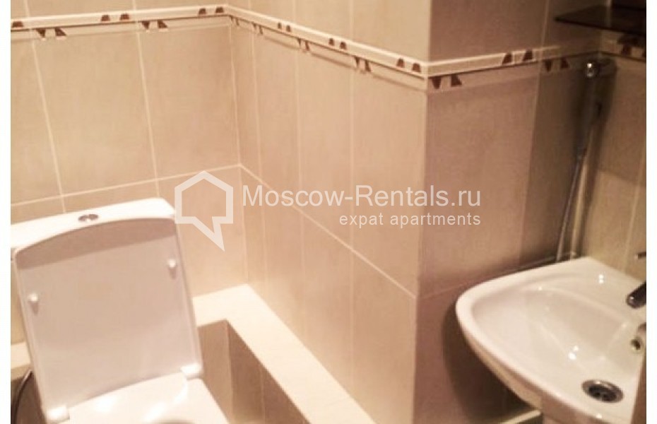 Photo #9 2-room (1 BR) apartment for <a href="http://moscow-rentals.ru/en/articles/long-term-rent" target="_blank">a long-term</a> rent
 in Russia, Moscow, Shabolovka str, 23bld2