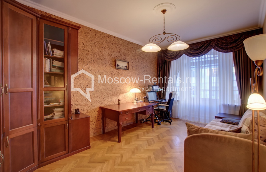Photo #11 5-room (4 BR) apartment for <a href="http://moscow-rentals.ru/en/articles/long-term-rent" target="_blank">a long-term</a> rent
 in Russia, Moscow, Zhukovskogo str, 4 С 1