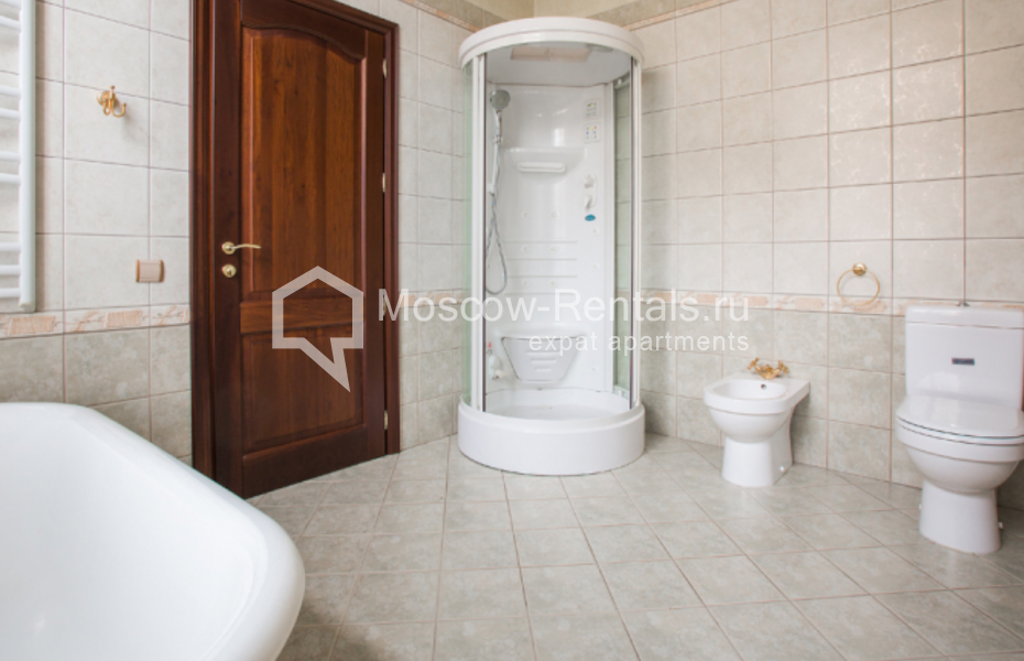 Photo #15 5-room (4 BR) apartment for <a href="http://moscow-rentals.ru/en/articles/long-term-rent" target="_blank">a long-term</a> rent
 in Russia, Moscow, Romanov lane, 5