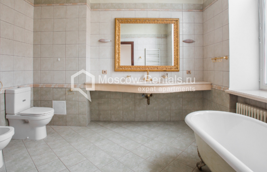 Photo #16 5-room (4 BR) apartment for <a href="http://moscow-rentals.ru/en/articles/long-term-rent" target="_blank">a long-term</a> rent
 in Russia, Moscow, Romanov lane, 5