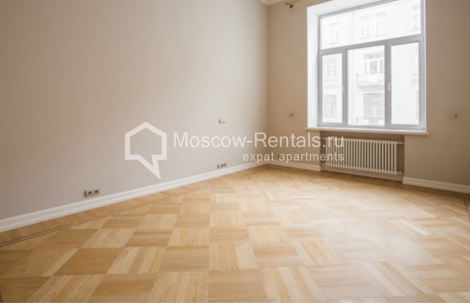Photo #11 5-room (4 BR) apartment for <a href="http://moscow-rentals.ru/en/articles/long-term-rent" target="_blank">a long-term</a> rent
 in Russia, Moscow, Romanov lane, 5