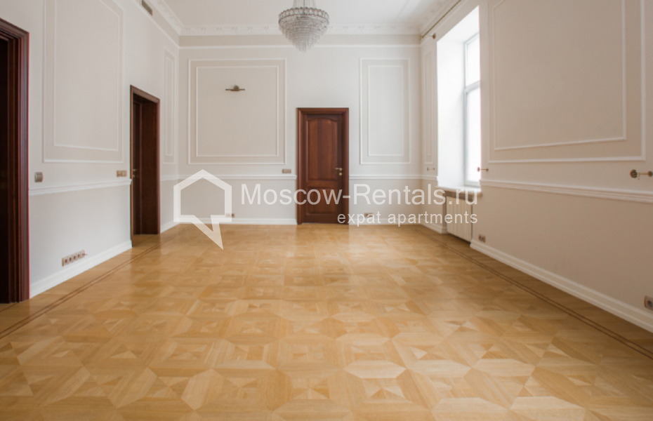 Photo #7 5-room (4 BR) apartment for <a href="http://moscow-rentals.ru/en/articles/long-term-rent" target="_blank">a long-term</a> rent
 in Russia, Moscow, Romanov lane, 5