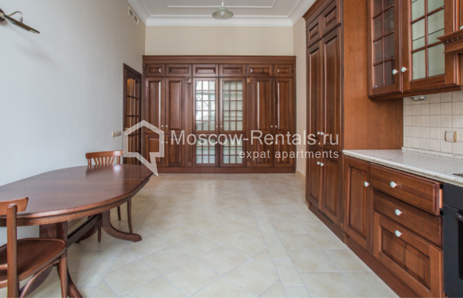 Photo #9 5-room (4 BR) apartment for <a href="http://moscow-rentals.ru/en/articles/long-term-rent" target="_blank">a long-term</a> rent
 in Russia, Moscow, Romanov lane, 5