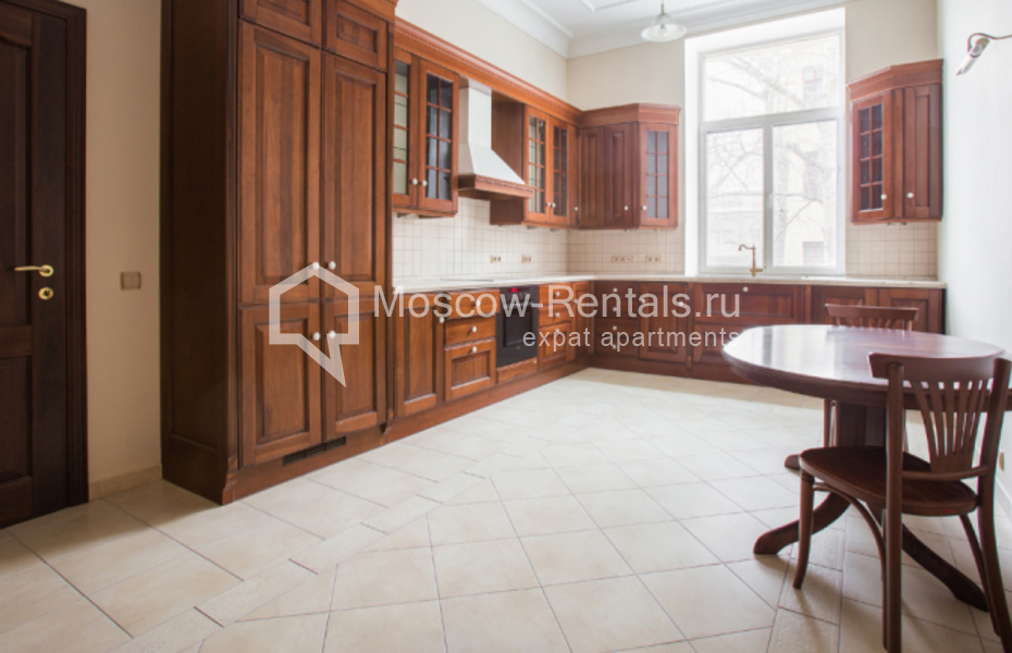 Photo #8 5-room (4 BR) apartment for <a href="http://moscow-rentals.ru/en/articles/long-term-rent" target="_blank">a long-term</a> rent
 in Russia, Moscow, Romanov lane, 5