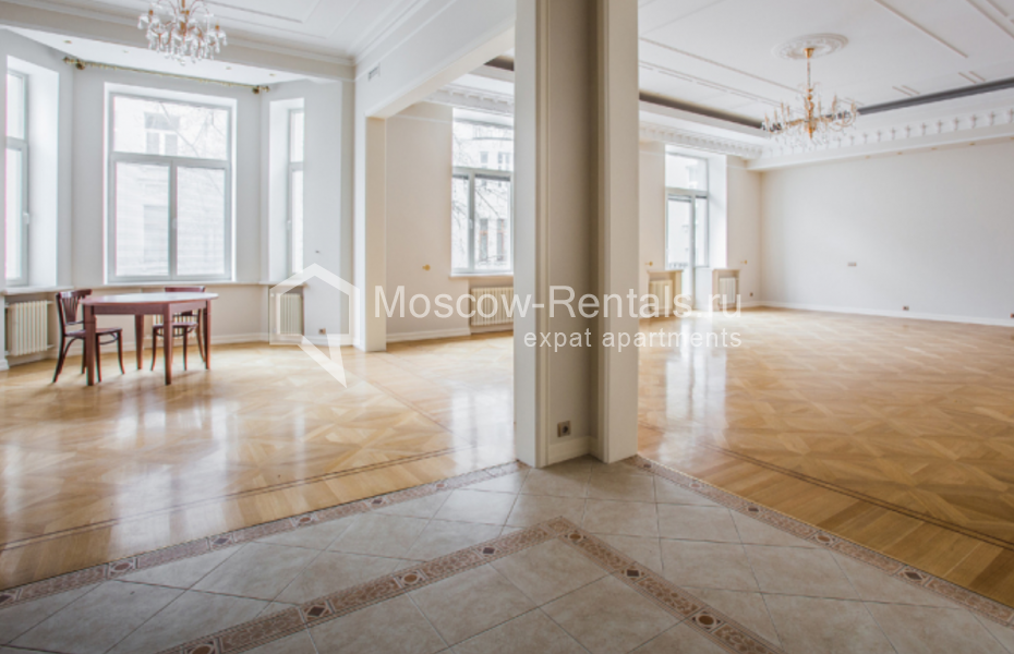 Photo #1 5-room (4 BR) apartment for <a href="http://moscow-rentals.ru/en/articles/long-term-rent" target="_blank">a long-term</a> rent
 in Russia, Moscow, Romanov lane, 5
