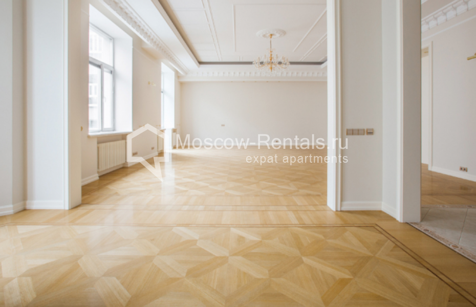 Photo #3 5-room (4 BR) apartment for <a href="http://moscow-rentals.ru/en/articles/long-term-rent" target="_blank">a long-term</a> rent
 in Russia, Moscow, Romanov lane, 5