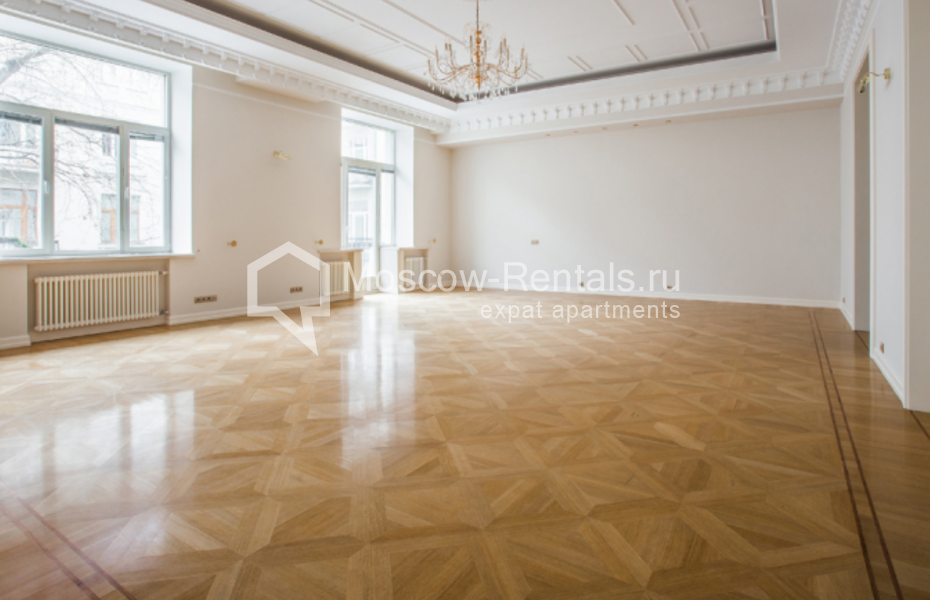 Photo #4 5-room (4 BR) apartment for <a href="http://moscow-rentals.ru/en/articles/long-term-rent" target="_blank">a long-term</a> rent
 in Russia, Moscow, Romanov lane, 5
