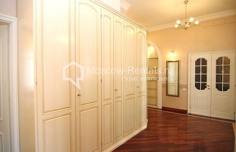 Photo #23 4-room (3 BR) apartment for <a href="http://moscow-rentals.ru/en/articles/long-term-rent" target="_blank">a long-term</a> rent
 in Russia, Moscow, Starokonushennyi lane, 5/14