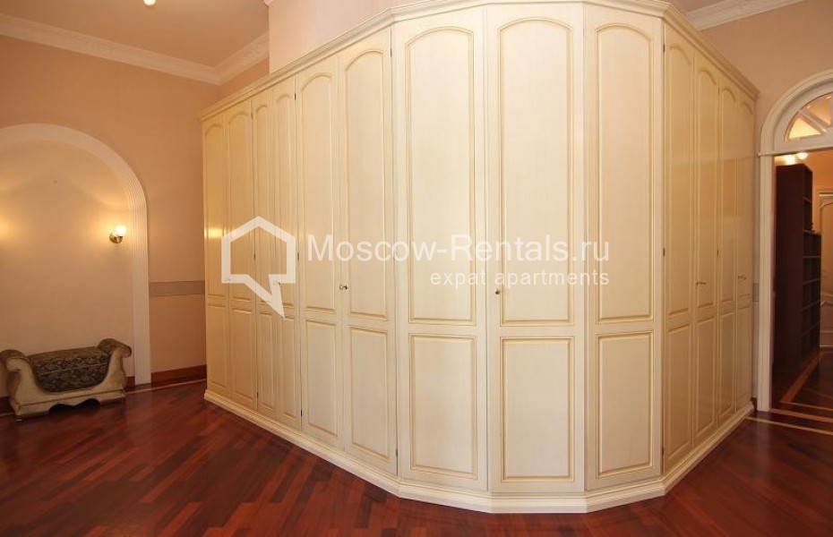 Photo #24 4-room (3 BR) apartment for <a href="http://moscow-rentals.ru/en/articles/long-term-rent" target="_blank">a long-term</a> rent
 in Russia, Moscow, Starokonushennyi lane, 5/14