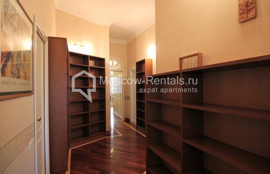 Photo #22 4-room (3 BR) apartment for <a href="http://moscow-rentals.ru/en/articles/long-term-rent" target="_blank">a long-term</a> rent
 in Russia, Moscow, Starokonushennyi lane, 5/14