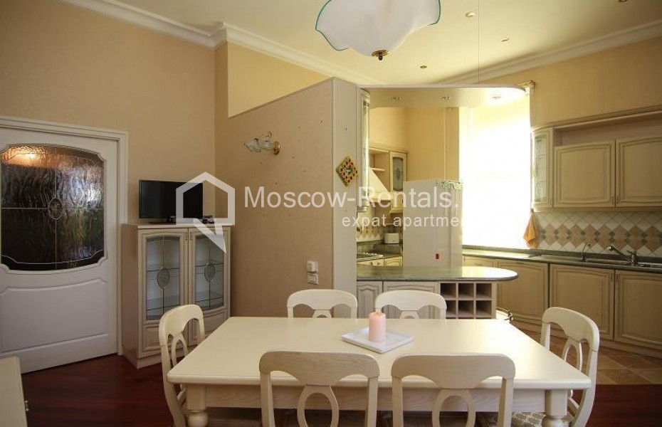 Photo #13 4-room (3 BR) apartment for <a href="http://moscow-rentals.ru/en/articles/long-term-rent" target="_blank">a long-term</a> rent
 in Russia, Moscow, Starokonushennyi lane, 5/14