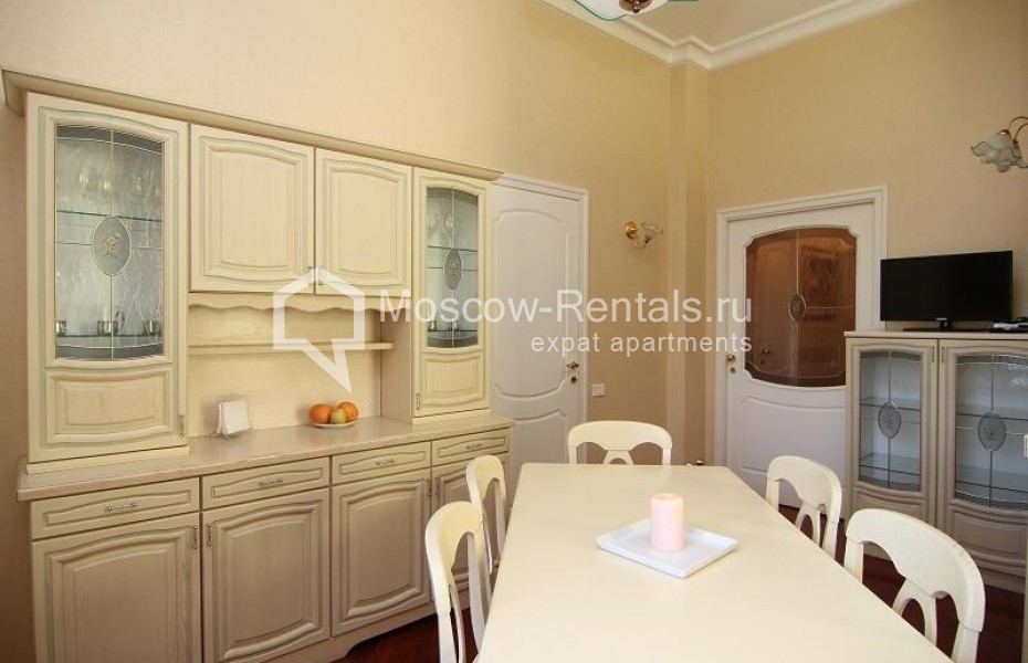 Photo #12 4-room (3 BR) apartment for <a href="http://moscow-rentals.ru/en/articles/long-term-rent" target="_blank">a long-term</a> rent
 in Russia, Moscow, Starokonushennyi lane, 5/14