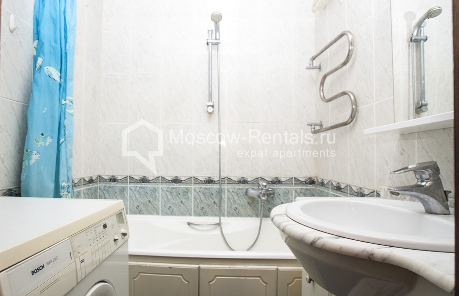 Photo #11 3-room (2 BR) apartment for <a href="http://moscow-rentals.ru/en/articles/long-term-rent" target="_blank">a long-term</a> rent
 in Russia, Moscow, Osennyaya str., 14