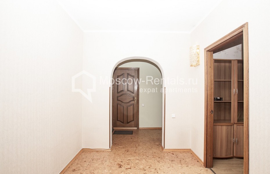 Photo #14 3-room (2 BR) apartment for <a href="http://moscow-rentals.ru/en/articles/long-term-rent" target="_blank">a long-term</a> rent
 in Russia, Moscow, Osennyaya str., 14