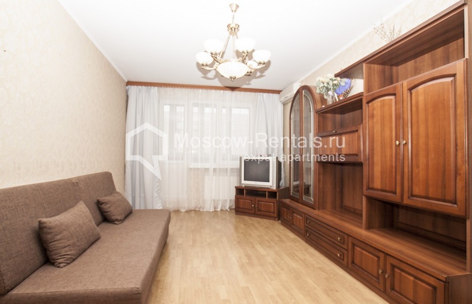 Photo #1 3-room (2 BR) apartment for <a href="http://moscow-rentals.ru/en/articles/long-term-rent" target="_blank">a long-term</a> rent
 in Russia, Moscow, Osennyaya str., 14