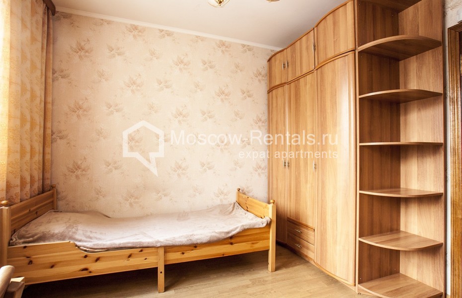 Photo #6 3-room (2 BR) apartment for <a href="http://moscow-rentals.ru/en/articles/long-term-rent" target="_blank">a long-term</a> rent
 in Russia, Moscow, Osennyaya str., 14