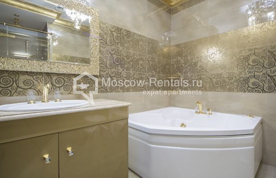 Photo #20 5-room (4 BR) apartment for <a href="http://moscow-rentals.ru/en/articles/long-term-rent" target="_blank">a long-term</a> rent
 in Russia, Moscow, Brusov lane, 19