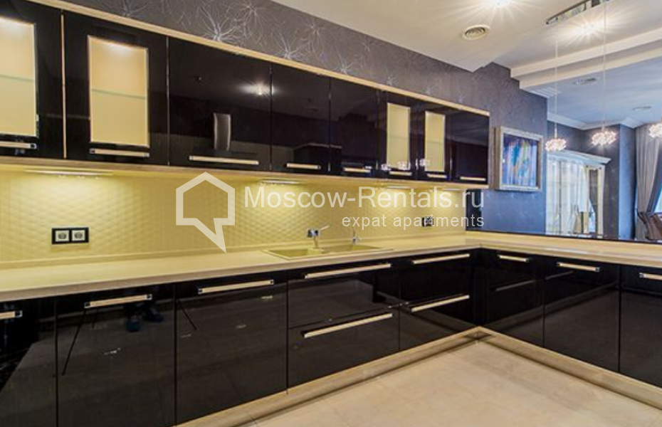Photo #16 5-room (4 BR) apartment for <a href="http://moscow-rentals.ru/en/articles/long-term-rent" target="_blank">a long-term</a> rent
 in Russia, Moscow, Brusov lane, 19