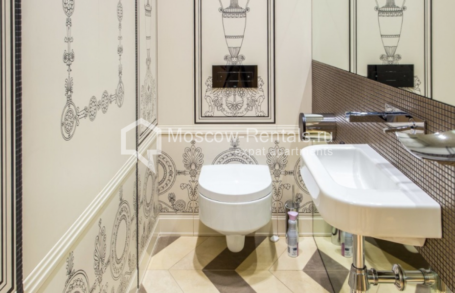 Photo #14 4-room (3 BR) apartment for <a href="http://moscow-rentals.ru/en/articles/long-term-rent" target="_blank">a long-term</a> rent
 in Russia, Moscow, Yakimanskyi lane, 6