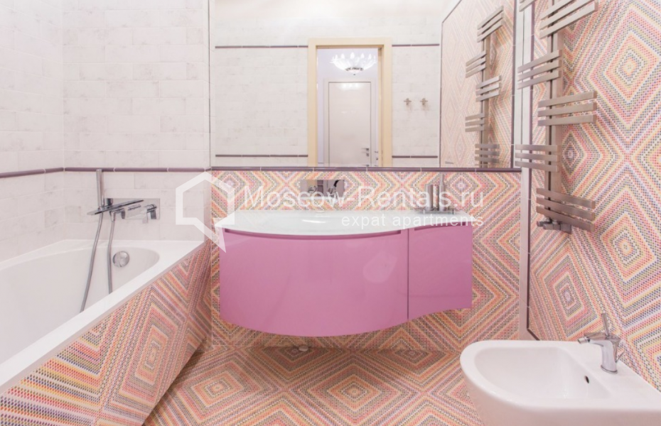 Photo #16 4-room (3 BR) apartment for <a href="http://moscow-rentals.ru/en/articles/long-term-rent" target="_blank">a long-term</a> rent
 in Russia, Moscow, Yakimanskyi lane, 6