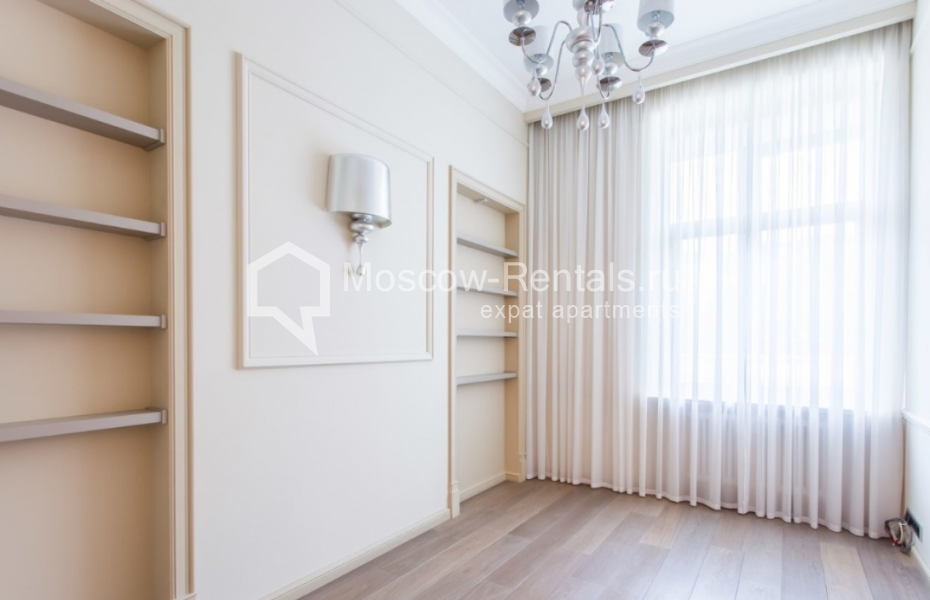 Photo #18 4-room (3 BR) apartment for <a href="http://moscow-rentals.ru/en/articles/long-term-rent" target="_blank">a long-term</a> rent
 in Russia, Moscow, Yakimanskyi lane, 6