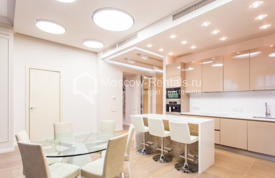 Photo #10 4-room (3 BR) apartment for <a href="http://moscow-rentals.ru/en/articles/long-term-rent" target="_blank">a long-term</a> rent
 in Russia, Moscow, Yakimanskyi lane, 6