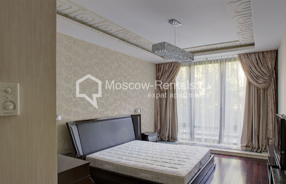 Photo #3 4-room (3 BR) apartment for <a href="http://moscow-rentals.ru/en/articles/long-term-rent" target="_blank">a long-term</a> rent
 in Russia, Moscow, Molochnyi lane, 2