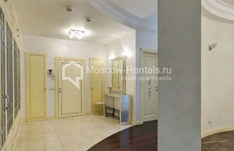Photo #10 4-room (3 BR) apartment for <a href="http://moscow-rentals.ru/en/articles/long-term-rent" target="_blank">a long-term</a> rent
 in Russia, Moscow, Molochnyi lane, 2