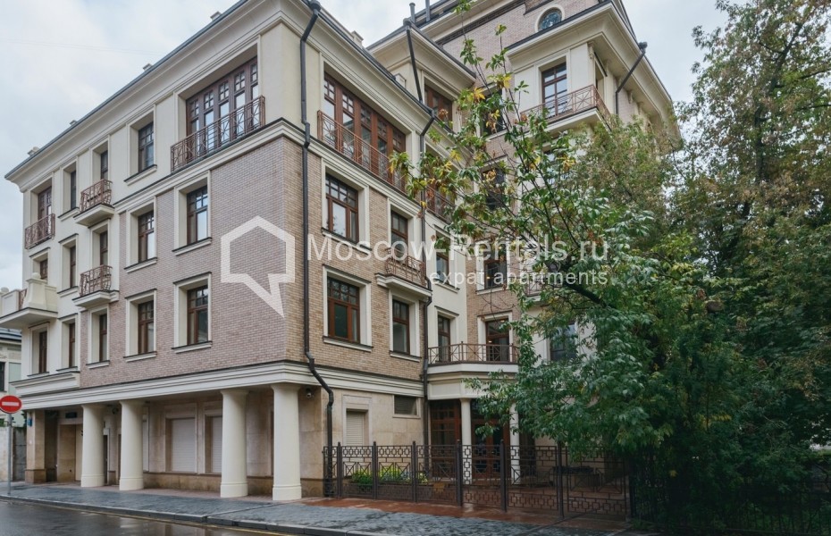 Photo #11 4-room (3 BR) apartment for <a href="http://moscow-rentals.ru/en/articles/long-term-rent" target="_blank">a long-term</a> rent
 in Russia, Moscow, Molochnyi lane, 2